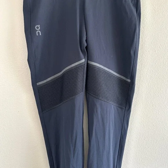 On Run on Clouds Black Leggings Tights Long - Picture 4 of 9